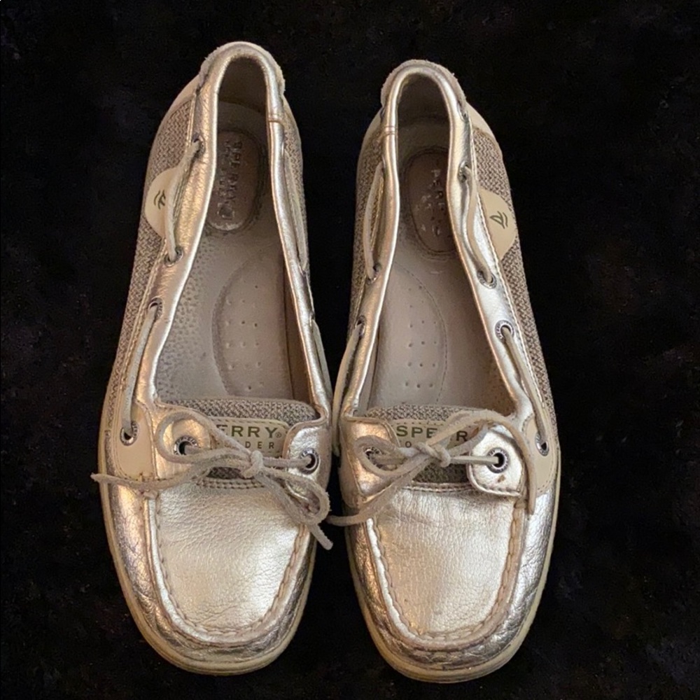Sperry- Preloved gold boat shoe.
